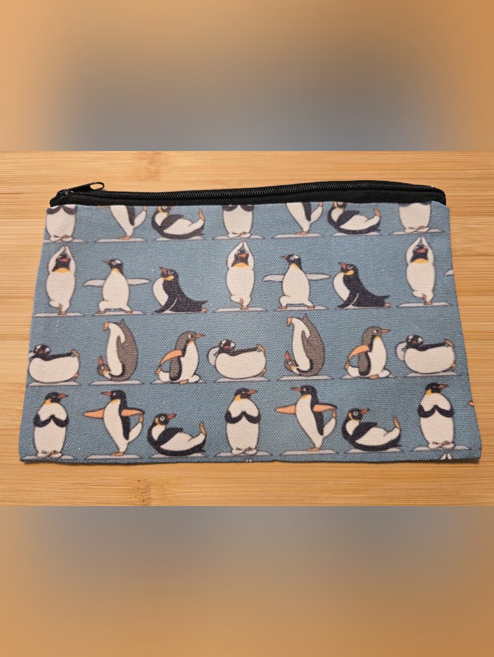🐧 NWOT Yoga Penguins Canvas Makeup Bag Zipper Pouch Funny Animal Graphic Cute